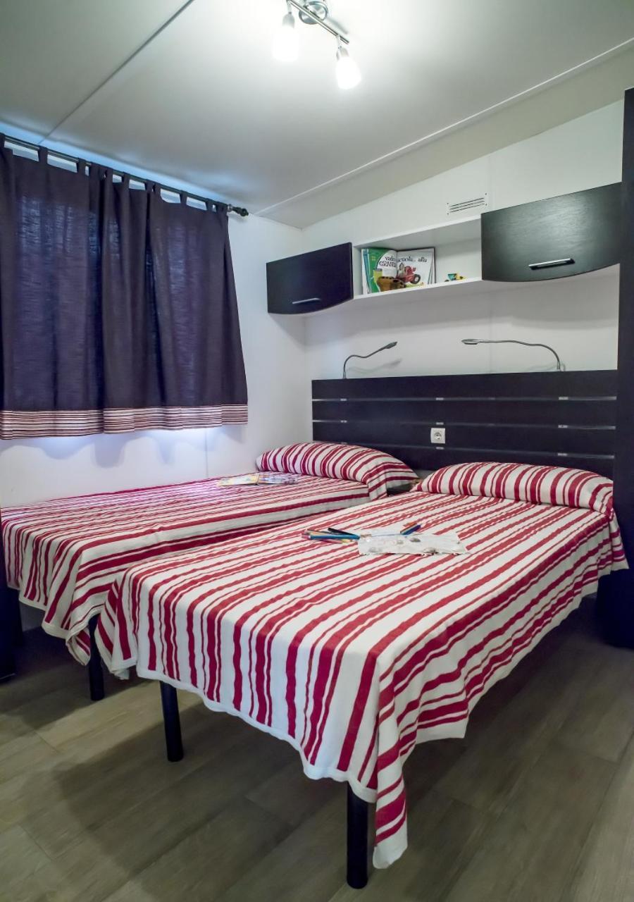 Villa Al Mare Camping - 4 Stelle คาวัลลิโน-เตรปอร์ติ ภายนอก รูปภาพ