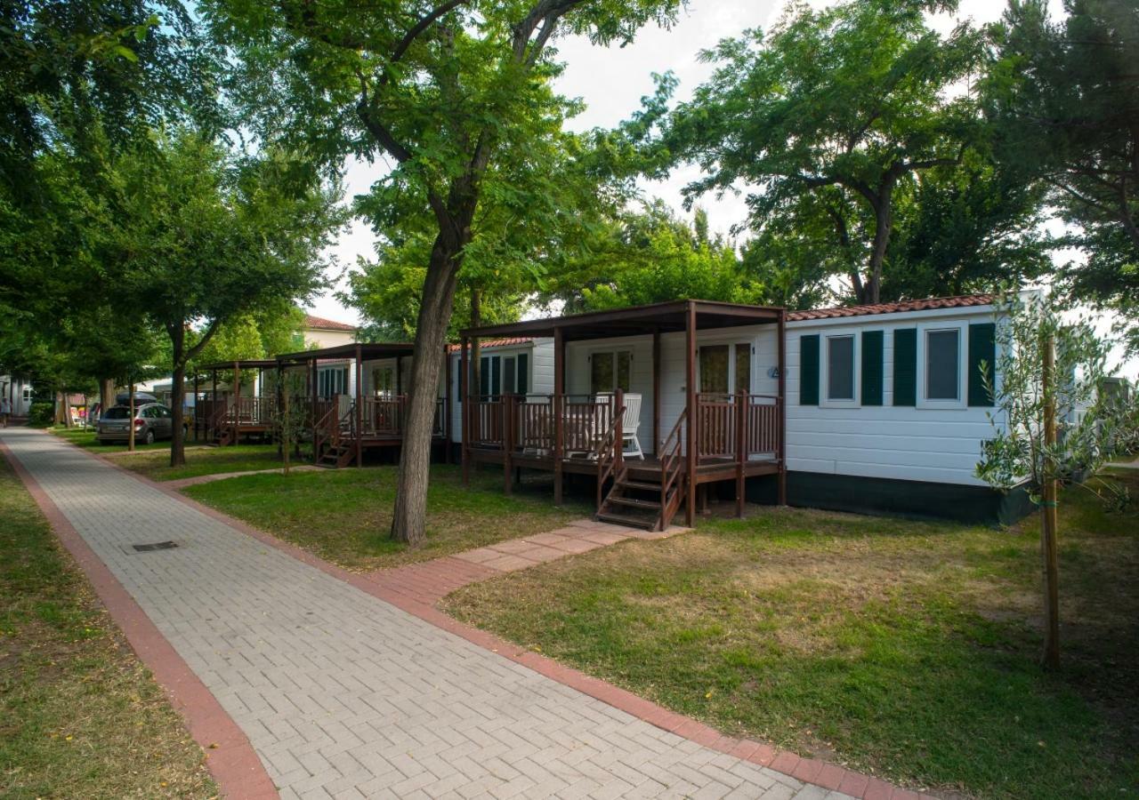Villa Al Mare Camping - 4 Stelle คาวัลลิโน-เตรปอร์ติ ภายนอก รูปภาพ